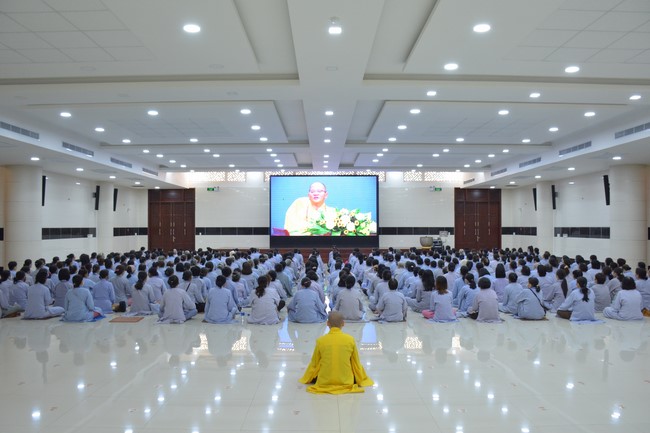 Dharma talk Looking back at the Vietnamese Buddha recitation Sect over the years  in The 98 th Seven-day Retreat