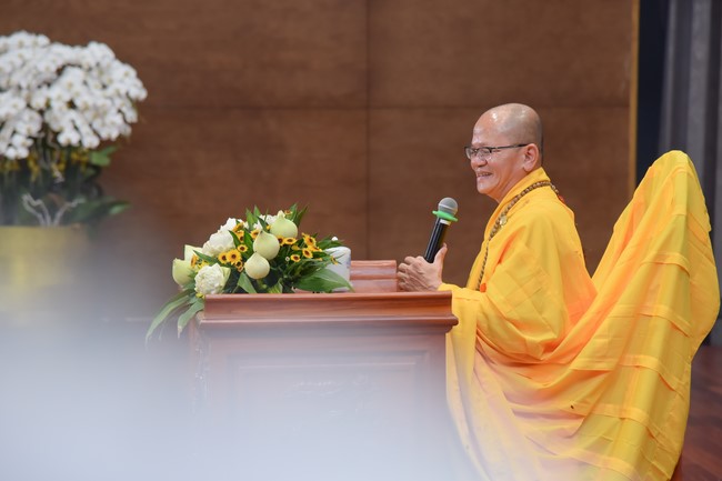Dharma talk Looking back at the Vietnamese Buddha recitation Sect over the years  in The 98 th Seven-day Retreat
