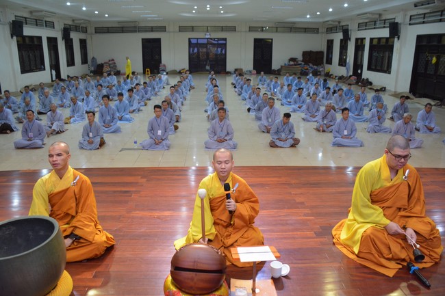 Dharma talk Looking back at the Vietnamese Buddha recitation Sect over the years  in The 98 th Seven-day Retreat