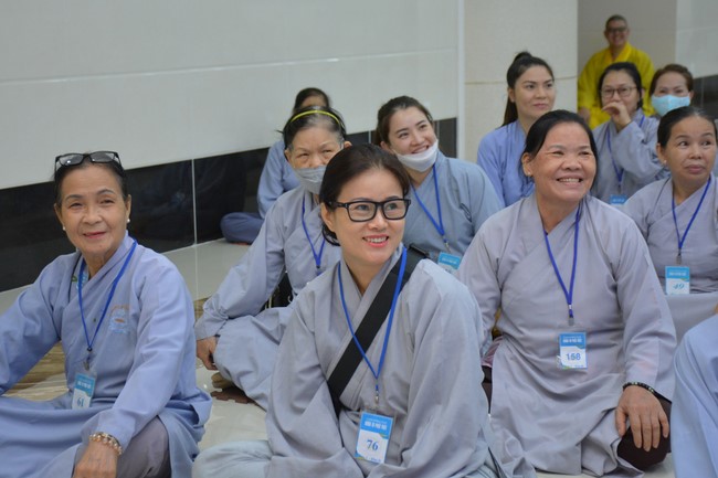 Dharma talk Looking back at the Vietnamese Buddha recitation Sect over the years  in The 98 th Seven-day Retreat