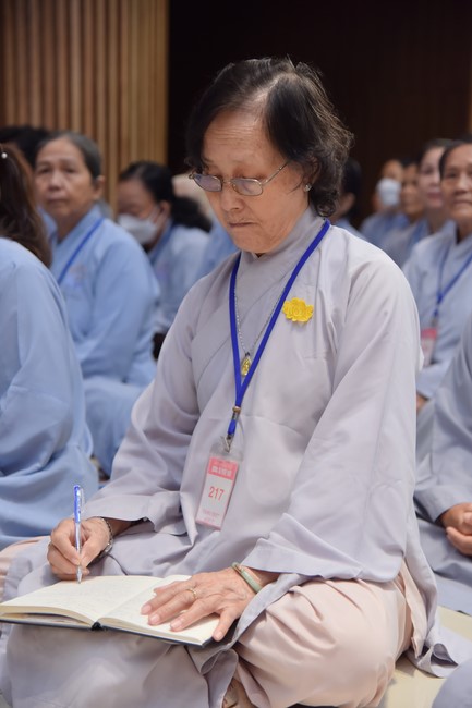 Dharma talk Looking back at the Vietnamese Buddha recitation Sect over the years  in The 98 th Seven-day Retreat