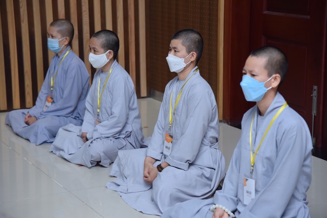 Dharma talk Looking back at the Vietnamese Buddha recitation Sect over the years  in The 98 th Seven-day Retreat