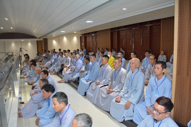 Dharma talk Looking back at the Vietnamese Buddha recitation Sect over the years  in The 98 th Seven-day Retreat