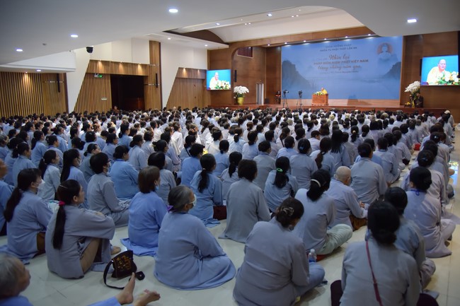 Dharma talk Looking back at the Vietnamese Buddha recitation Sect over the years  in The 98 th Seven-day Retreat