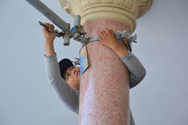 Công tác chuẩn bị đại lễ hoa đăng kỷ niệm đức Phật A-di-đà (Phần 2)