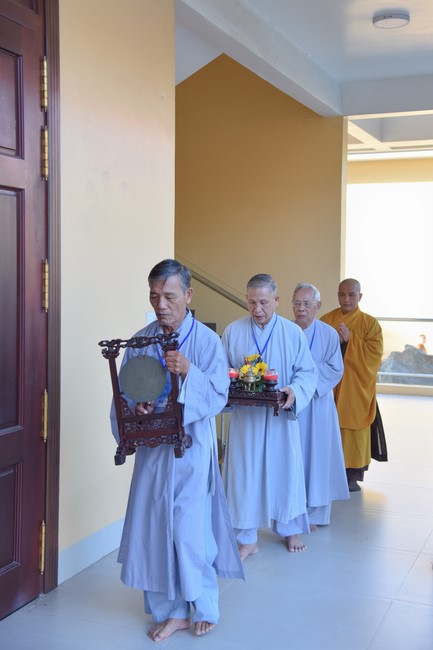 Dharma Talk Reciting the Buddha's names without receding in The 98th Seven-Day Retreat
