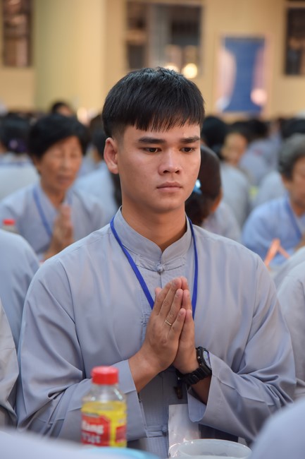 Dharma Talk Reciting the Buddha's names without receding in The 98th Seven-Day Retreat