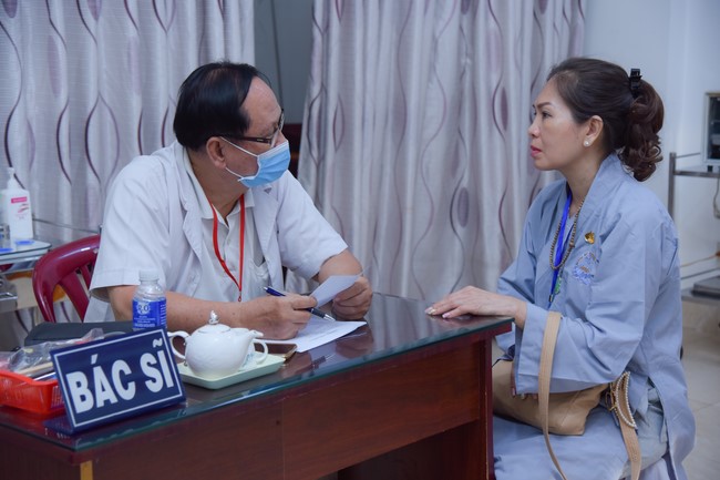 Dharma Talk Reciting the Buddha's names without receding in The 98th Seven-Day Retreat