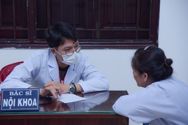 Dharma Talk Reciting the Buddha's names without receding in The 98th Seven-Day Retreat