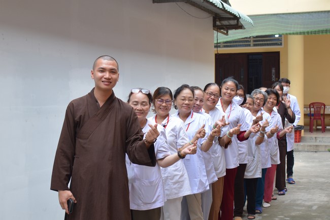 Dharma Talk Reciting the Buddha's names without receding in The 98th Seven-Day Retreat
