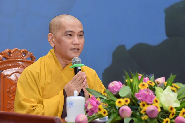 Dharma Talk Reciting the Buddha's names without receding in The 98th Seven-Day Retreat