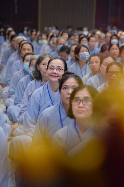 Dharma Talk Reciting the Buddha's names without receding in The 98th Seven-Day Retreat