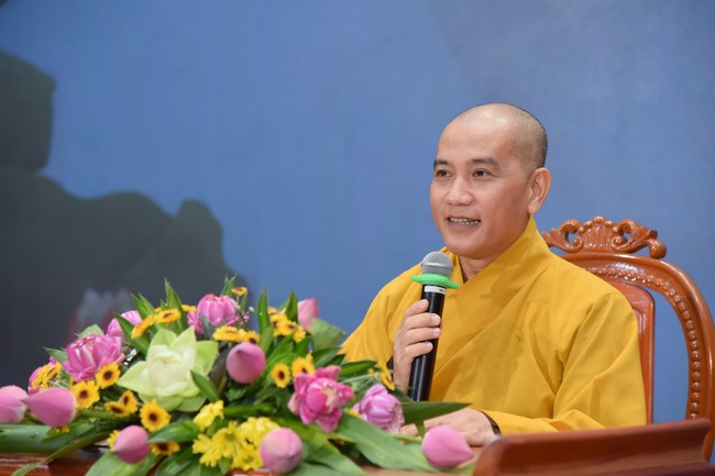 Dharma Talk Reciting the Buddha's names without receding in The 98th Seven-Day Retreat
