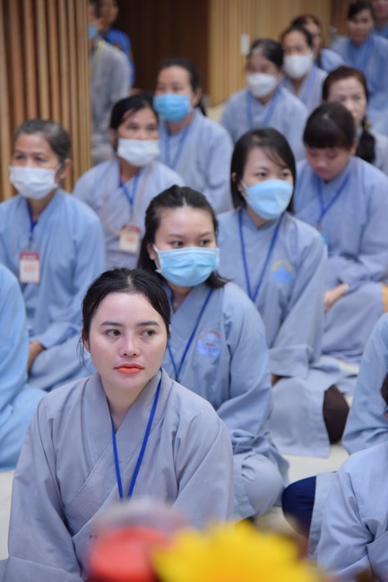 Dharma Talk Reciting the Buddha's names without receding in The 98th Seven-Day Retreat