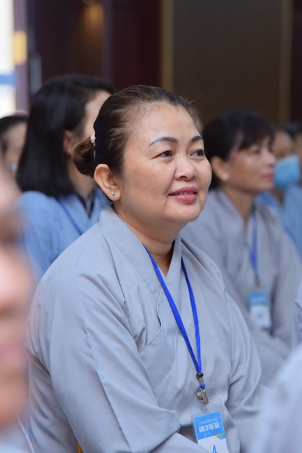 Dharma Talk Reciting the Buddha's names without receding in The 98th Seven-Day Retreat