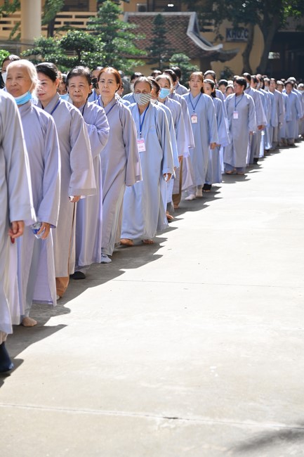 Dharma Talk Reciting the Buddha's names without receding in The 98th Seven-Day Retreat