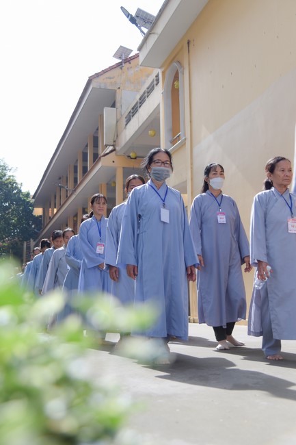 Dharma Talk Reciting the Buddha's names without receding in The 98th Seven-Day Retreat