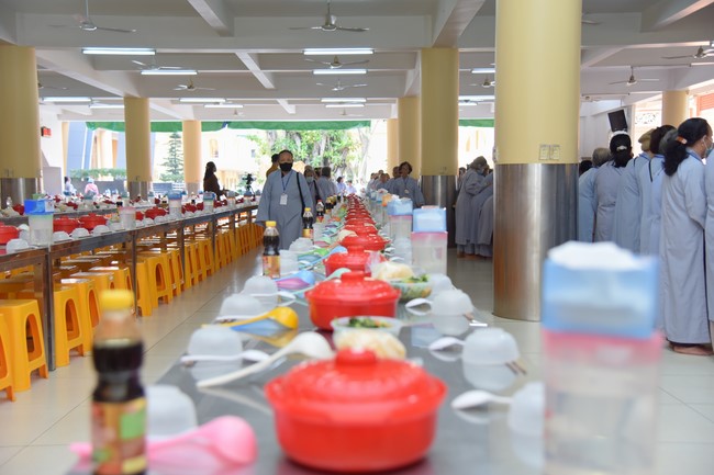 Dharma Talk Reciting the Buddha's names without receding in The 98th Seven-Day Retreat