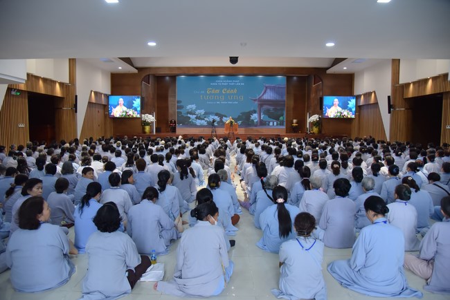 Dharma Talk Mind and Scene Being Compatible in The 98th Seven-Day Retreat