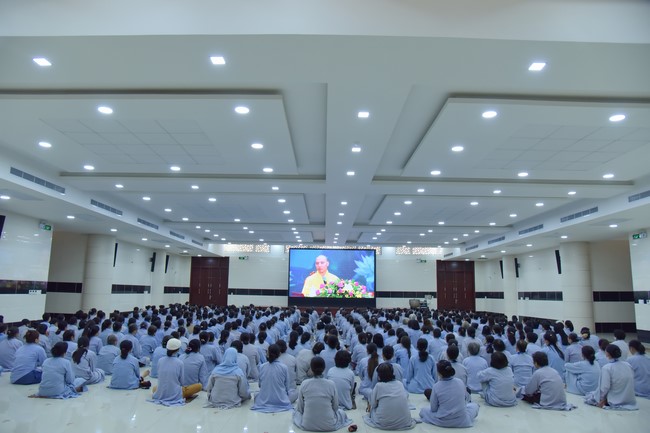Dharma Talk Mind and Scene Being Compatible in The 98th Seven-Day Retreat