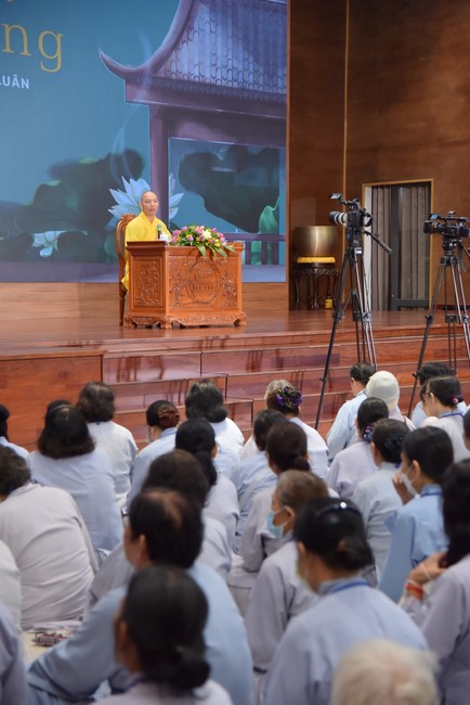 Dharma Talk Mind and Scene Being Compatible in The 98th Seven-Day Retreat