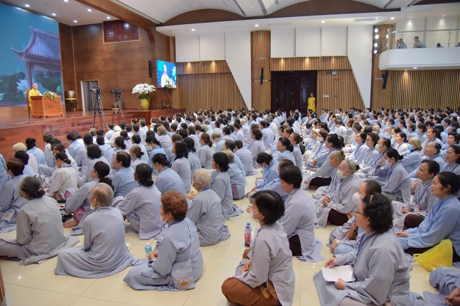 Dharma Talk Mind and Scene Being Compatible in The 98th Seven-Day Retreat