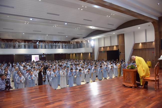 Dharma Talk Mind and Scene Being Compatible in The 98th Seven-Day Retreat