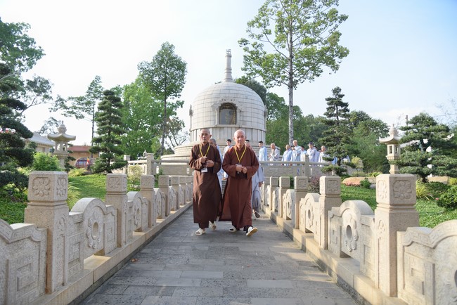 Dharma Talk Mind and Scene Being Compatible in The 98th Seven-Day Retreat