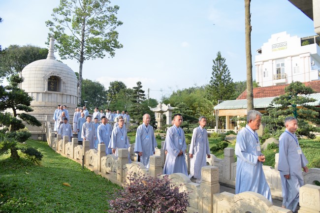 Dharma Talk Mind and Scene Being Compatible in The 98th Seven-Day Retreat