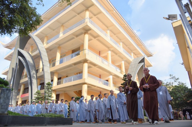 Dharma Talk Mind and Scene Being Compatible in The 98th Seven-Day Retreat