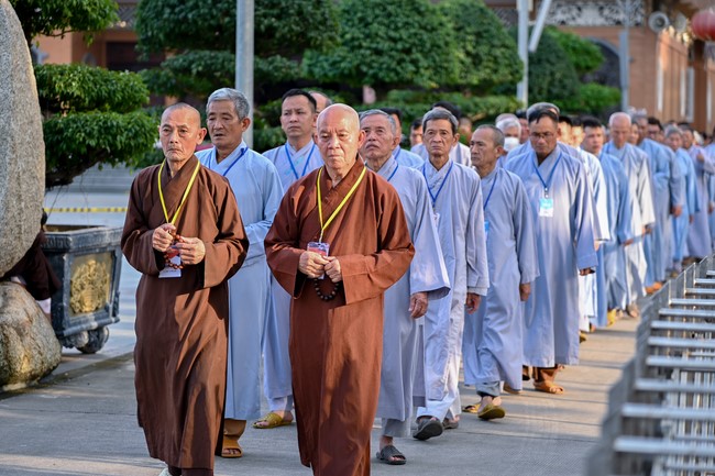 Dharma Talk Mind and Scene Being Compatible in The 98th Seven-Day Retreat