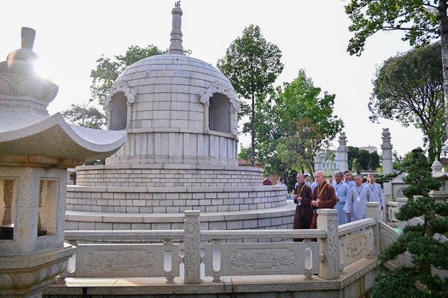 Dharma Talk Mind and Scene Being Compatible in The 98th Seven-Day Retreat