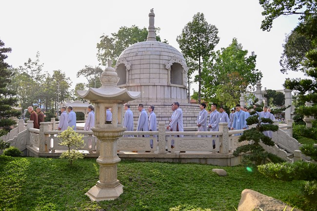 Dharma Talk Mind and Scene Being Compatible in The 98th Seven-Day Retreat