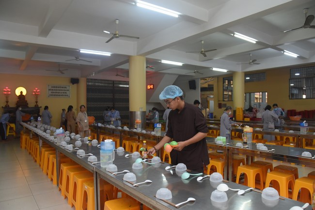 Dharma Talk Right practice without fear of death in The 98th Seven-Day Retreat