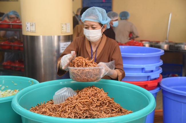 Dharma Talk Right practice without fear of death in The 98th Seven-Day Retreat