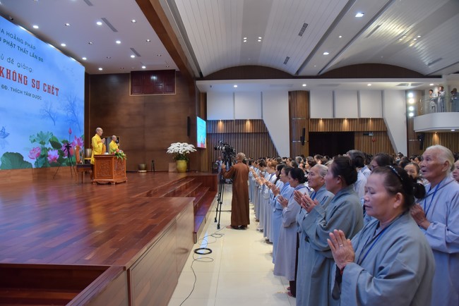 Dharma Talk Right practice without fear of death in The 98th Seven-Day Retreat