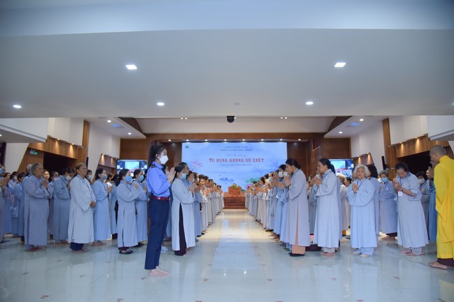 Dharma Talk Right practice without fear of death in The 98th Seven-Day Retreat