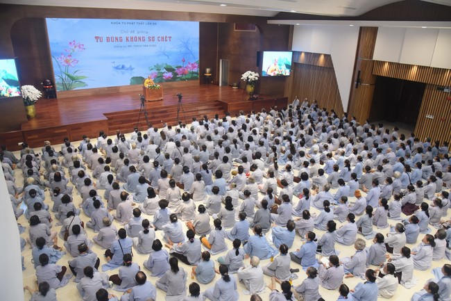 Dharma Talk Right practice without fear of death in The 98th Seven-Day Retreat