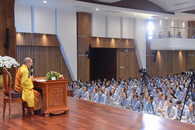 Dharma Talk Right practice without fear of death in The 98th Seven-Day Retreat
