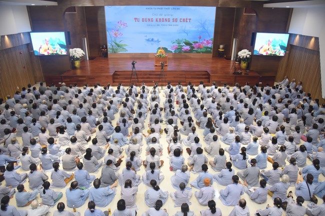 Dharma Talk Right practice without fear of death in The 98th Seven-Day Retreat