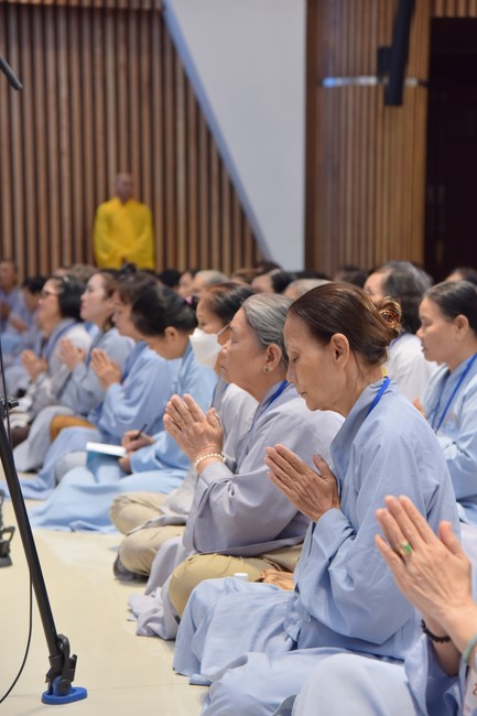 Dharma Talk Right practice without fear of death in The 98th Seven-Day Retreat
