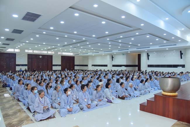 Dharma Talk Right practice without fear of death in The 98th Seven-Day Retreat