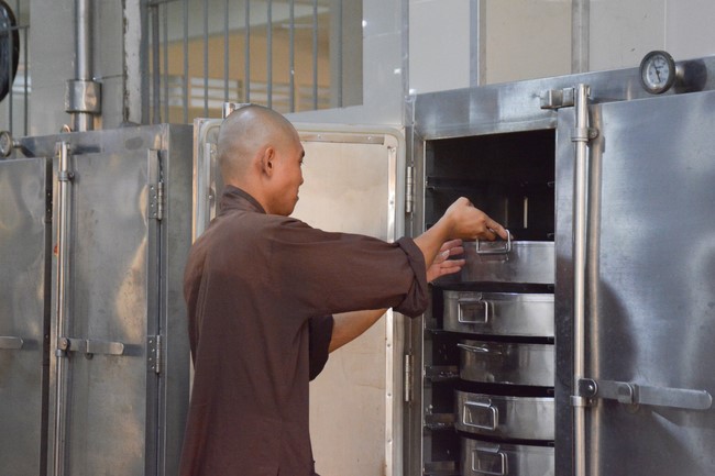 Dharma Talk Right practice without fear of death in The 98th Seven-Day Retreat