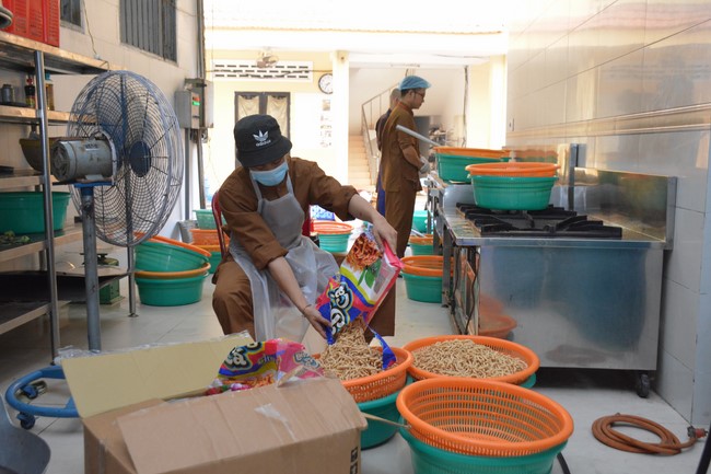 Dharma Talk Right practice without fear of death in The 98th Seven-Day Retreat