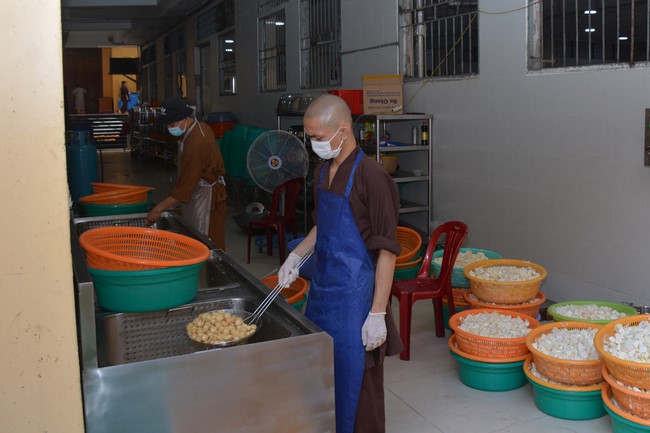 Dharma Talk Right practice without fear of death in The 98th Seven-Day Retreat