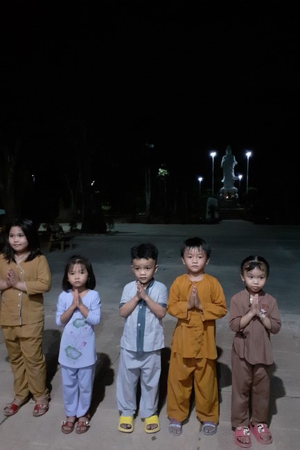 Chùa Suối Pháp – Tây Ninh: Khóa lễ sám hối