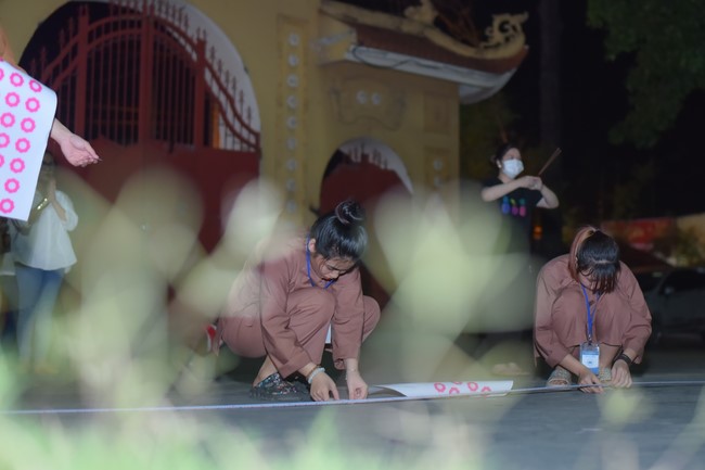 Affairs preparing for Lantern Candle Lighting Ceremony to commemorate Amitabha Buddha (Last part)