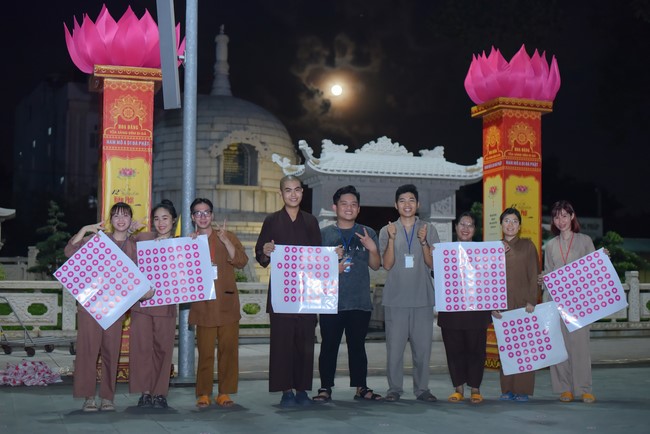 Affairs preparing for Lantern Candle Lighting Ceremony to commemorate Amitabha Buddha (Last part)