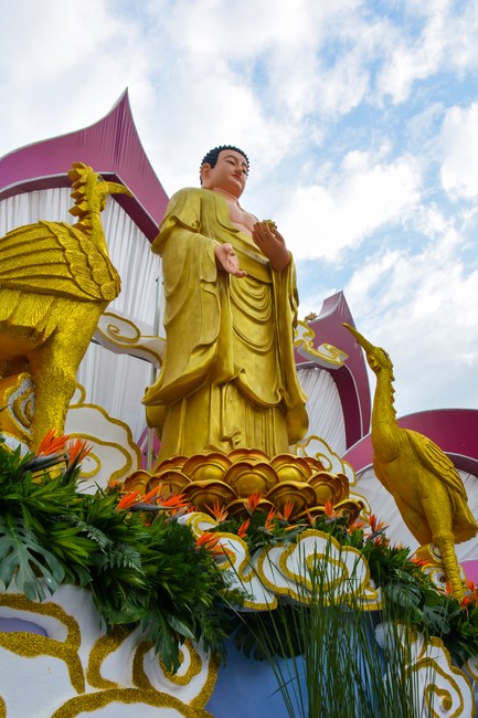 Affairs preparing for Lantern Candle Lighting Ceremony to commemorate Amitabha Buddha (Last part)