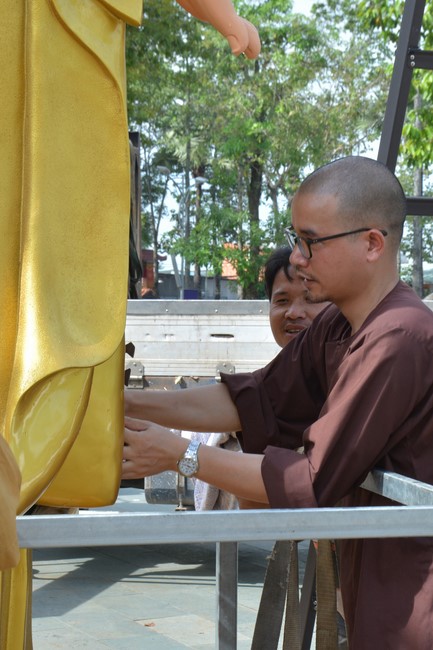 Affairs preparing for Lantern Candle Lighting Ceremony to commemorate Amitabha Buddha (Last part)